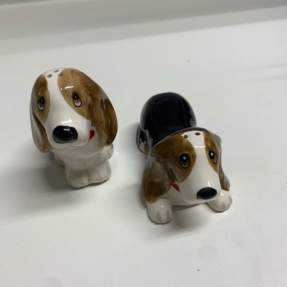 Pioneer Woman Bassett Hound Salt and Pepper